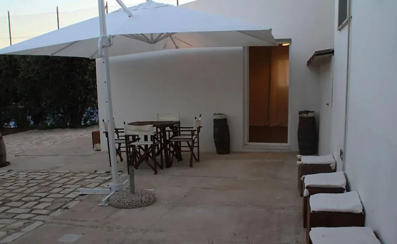 Villa Savarino Vittoria 3*,